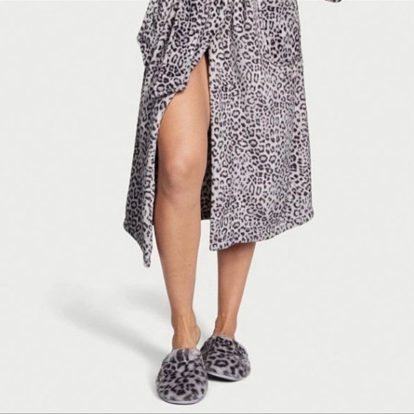 Victoria’s Secret Closed Toes Leopard Slippers Shoes - Picture 3 of 3